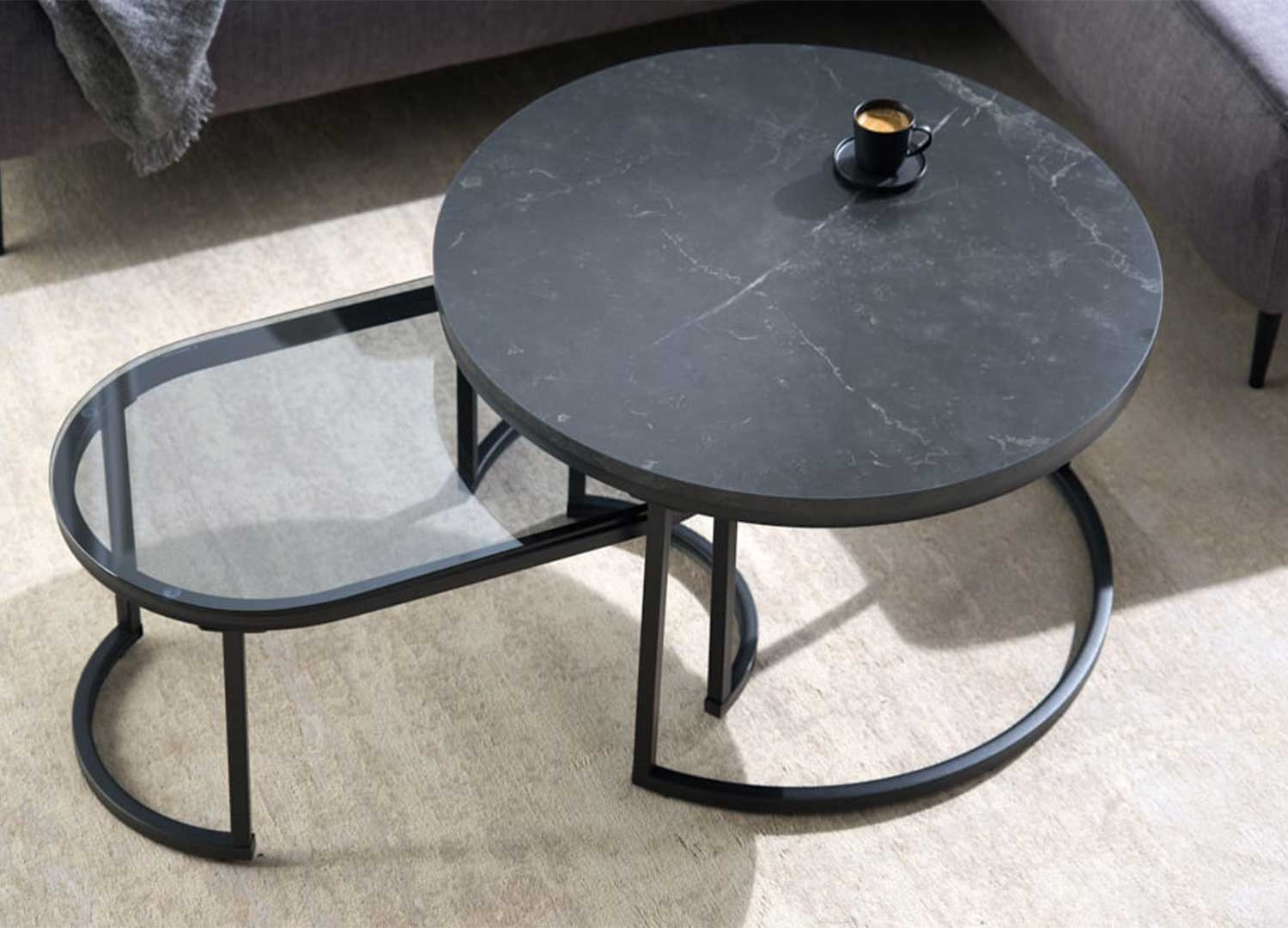 Tables basses gigogne aspect marbre noir et verre