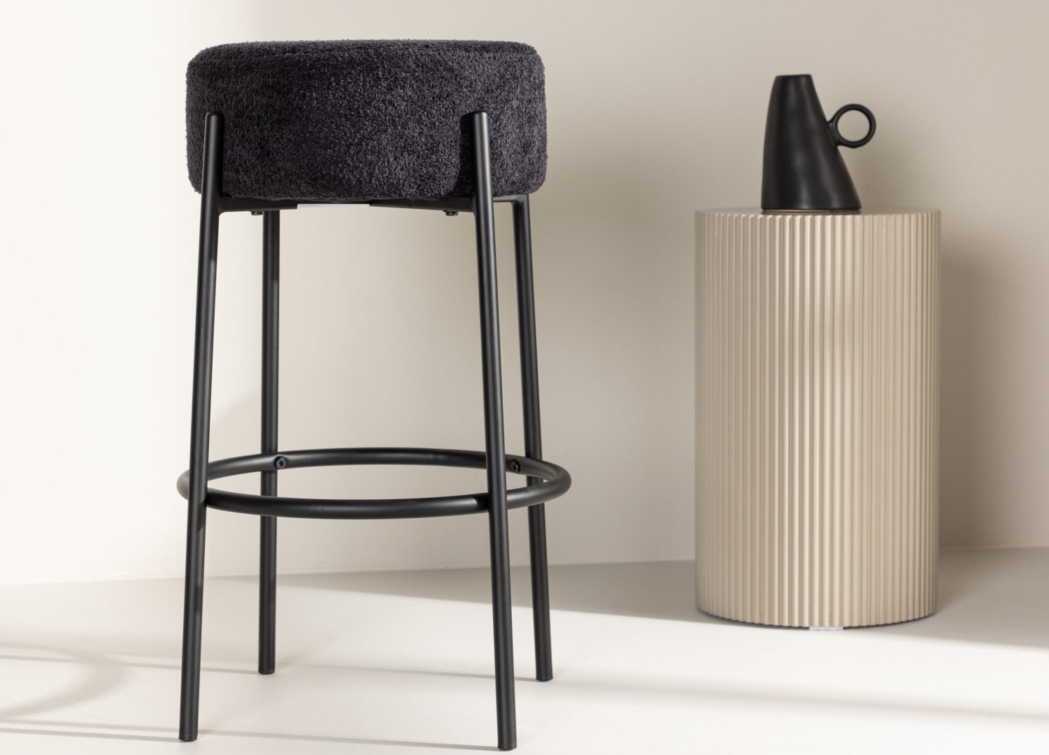 Vue produit du tabouret de bar Tucson noir
