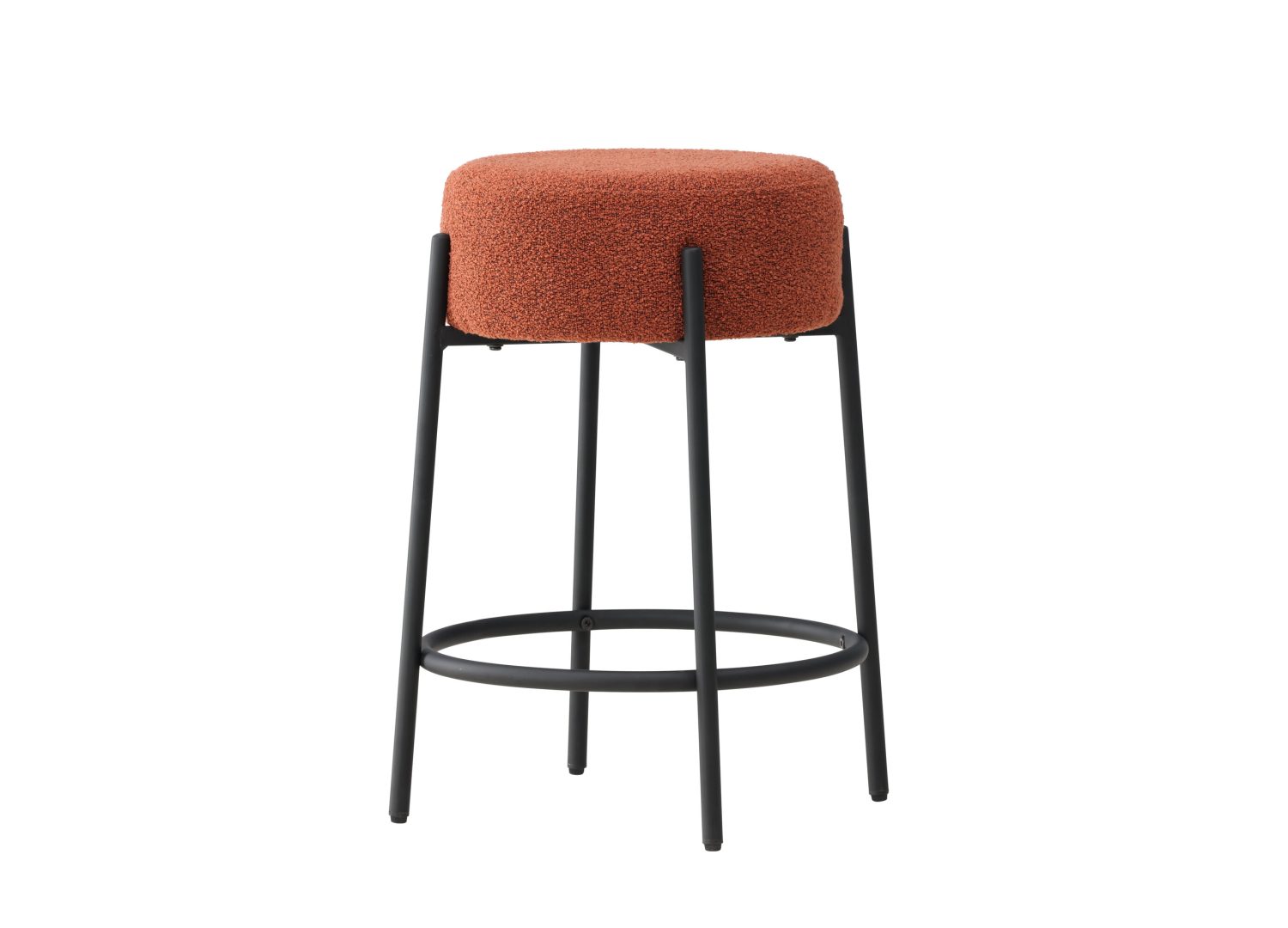 Détail du piètement et du repose-pieds du tabouret Tucson