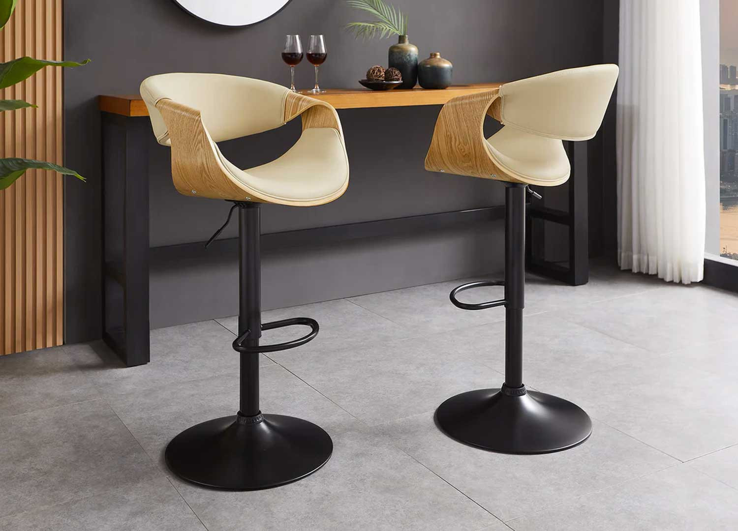 Tabouret de bar pivotant rétro moderne beige et chêne clair Oliver