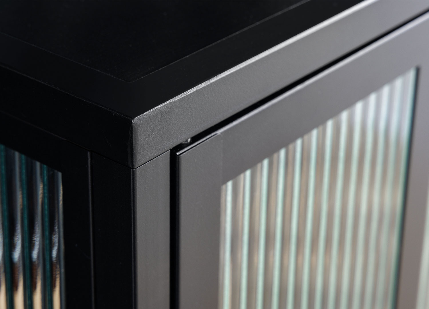 Vitrine 2 portes en verre nervuré et métal 180 cm