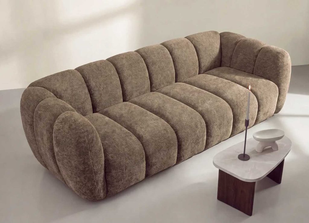 canapé marron avec assise profonde