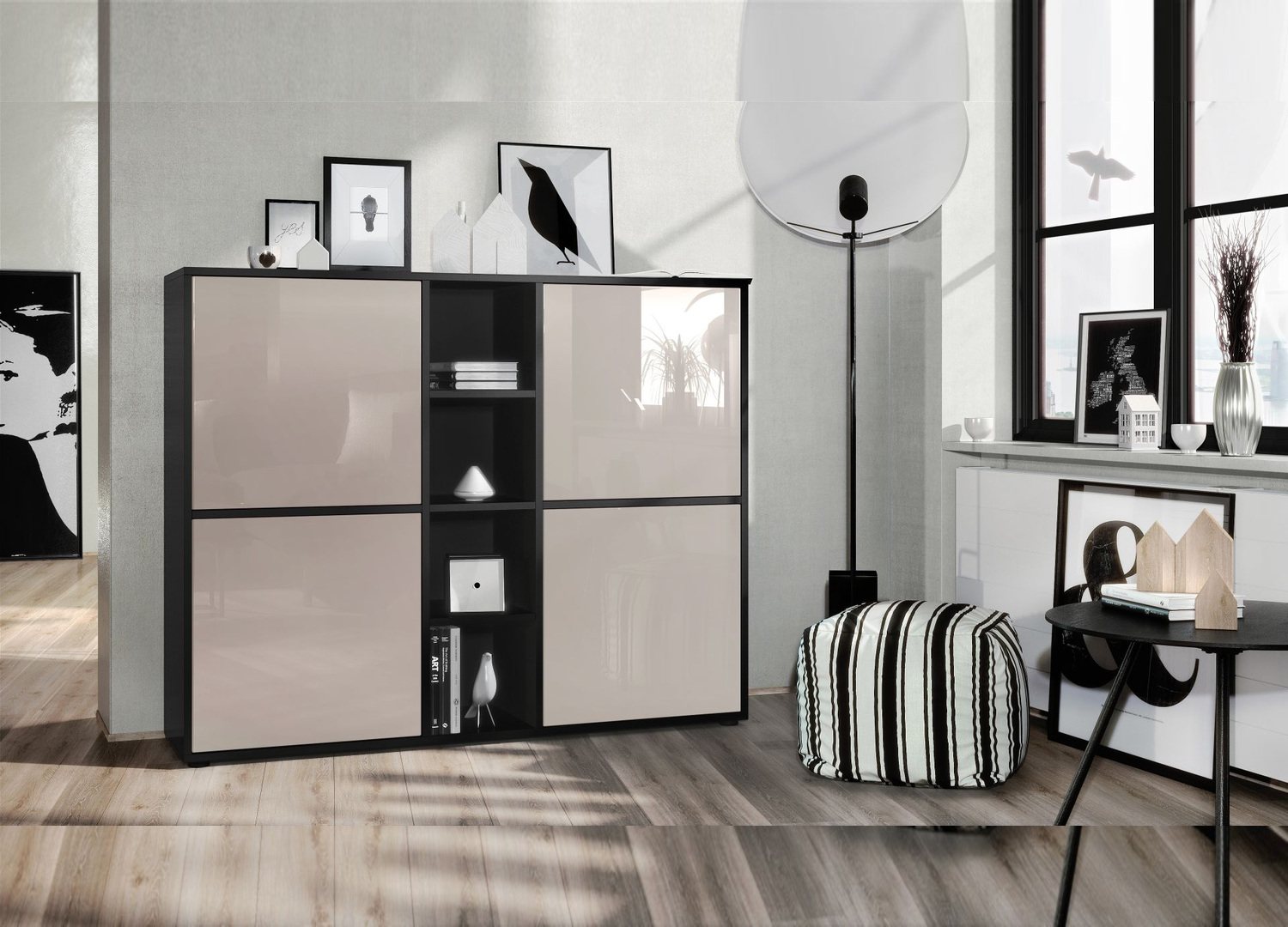 Buffet 4 portes moderne noir mat avec façades grège laqué