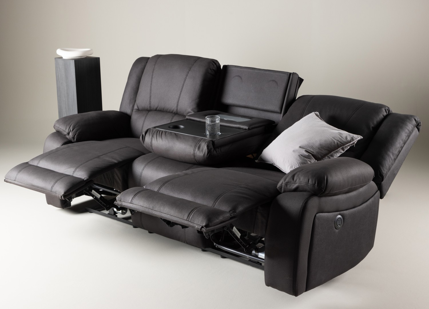 Canapé relax Singapore 3 places présenté dans un salon moderne – vue 3
