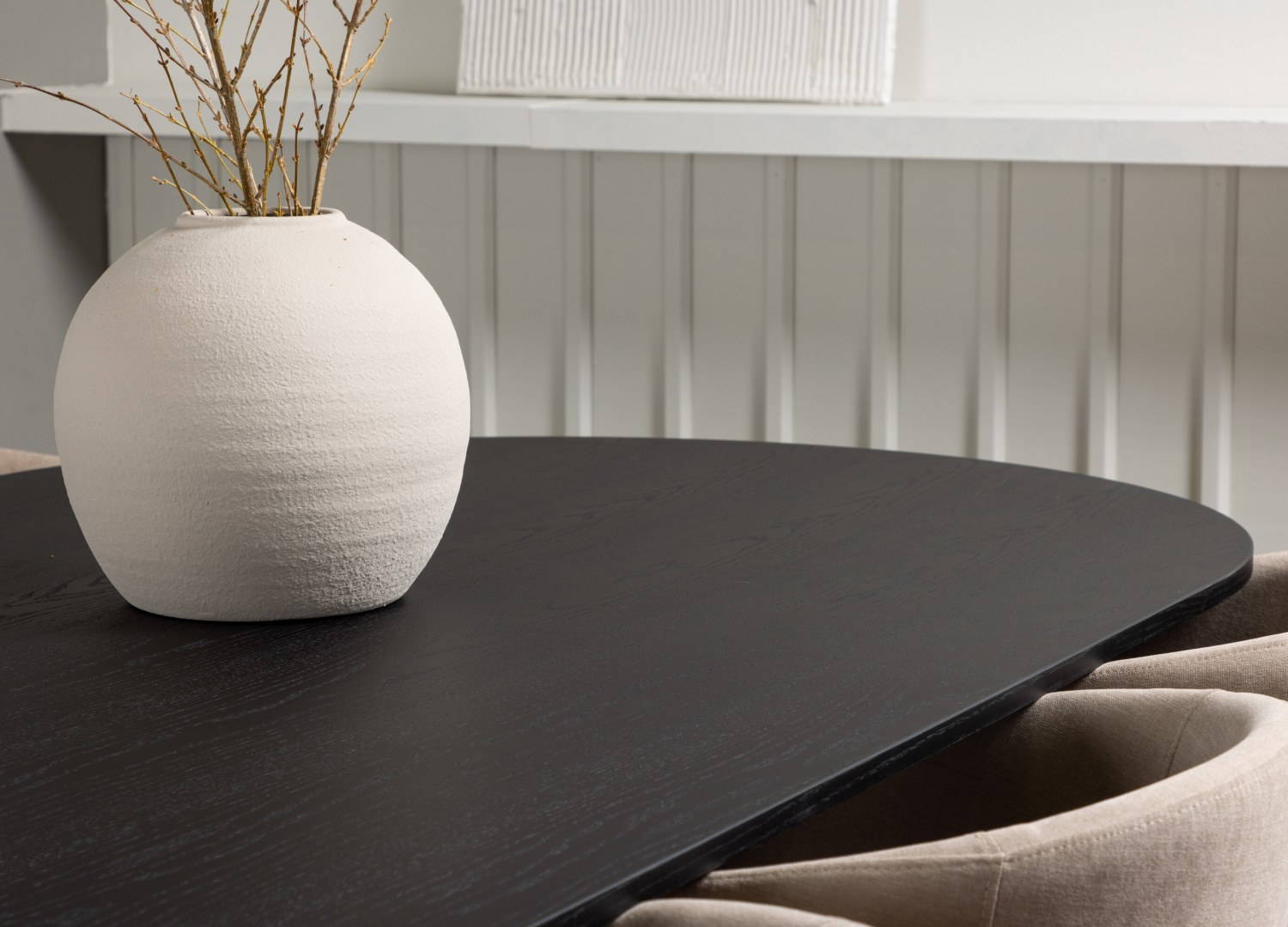 Vue d’ambiance 4 de la table Bootcut avec 6 chaises Berit