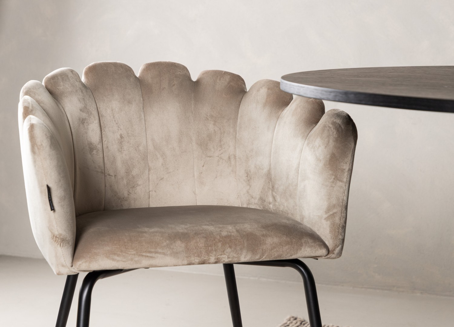 Vue d’ambiance 4 de la table Bootcut avec 6 chaises Limhamn