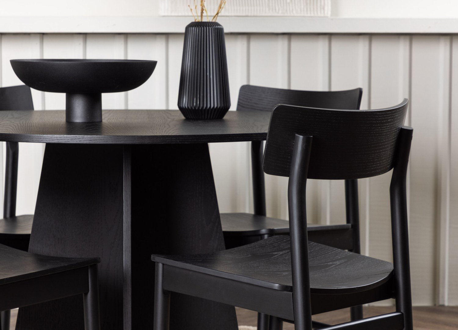 Ensemble repas Bootcut et Montros 4 places en situation dans une salle à manger