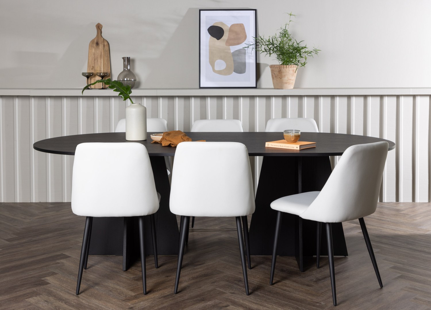 Ensemble table à manger ovale Bootcut avec 6 chaises Night dans une salle à manger