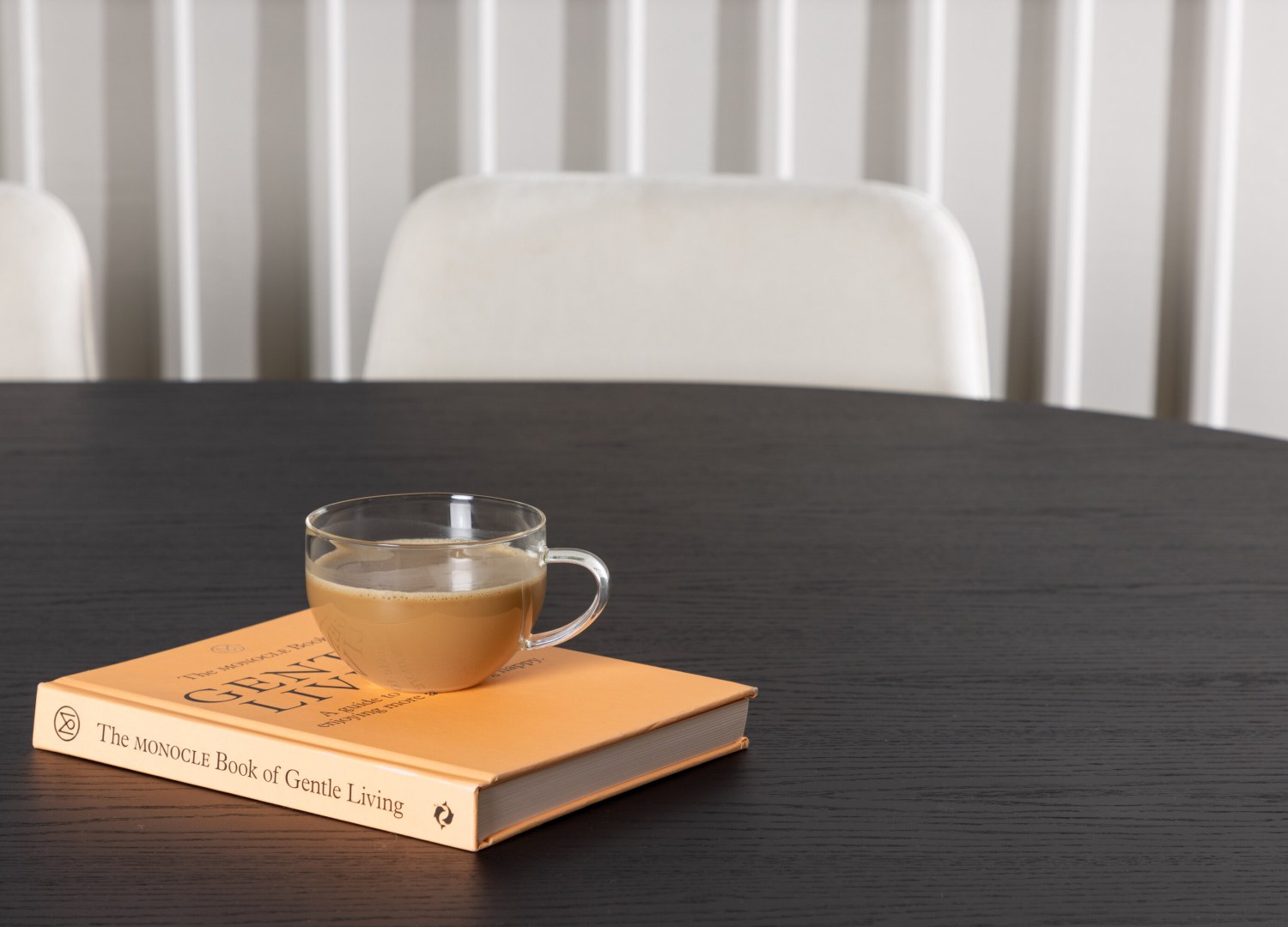 Ensemble repas Bootcut et Rosie 6 places en situation dans une salle à manger