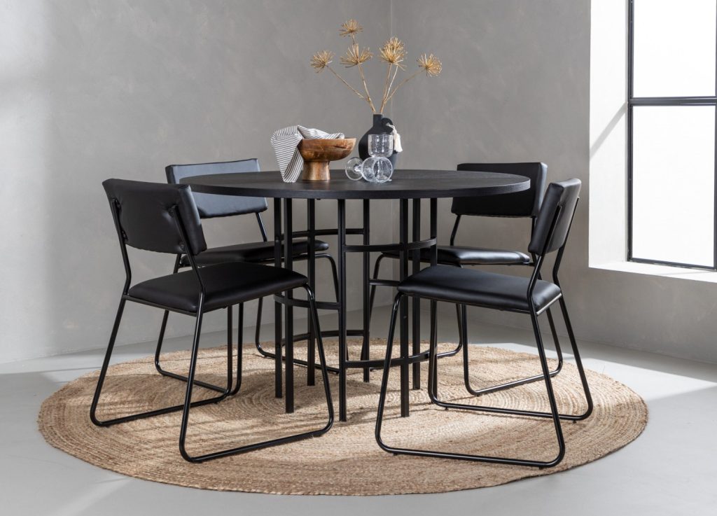 Ensemble table à manger ronde Copenhagen avec 4 chaises Kenth dans une salle à manger
