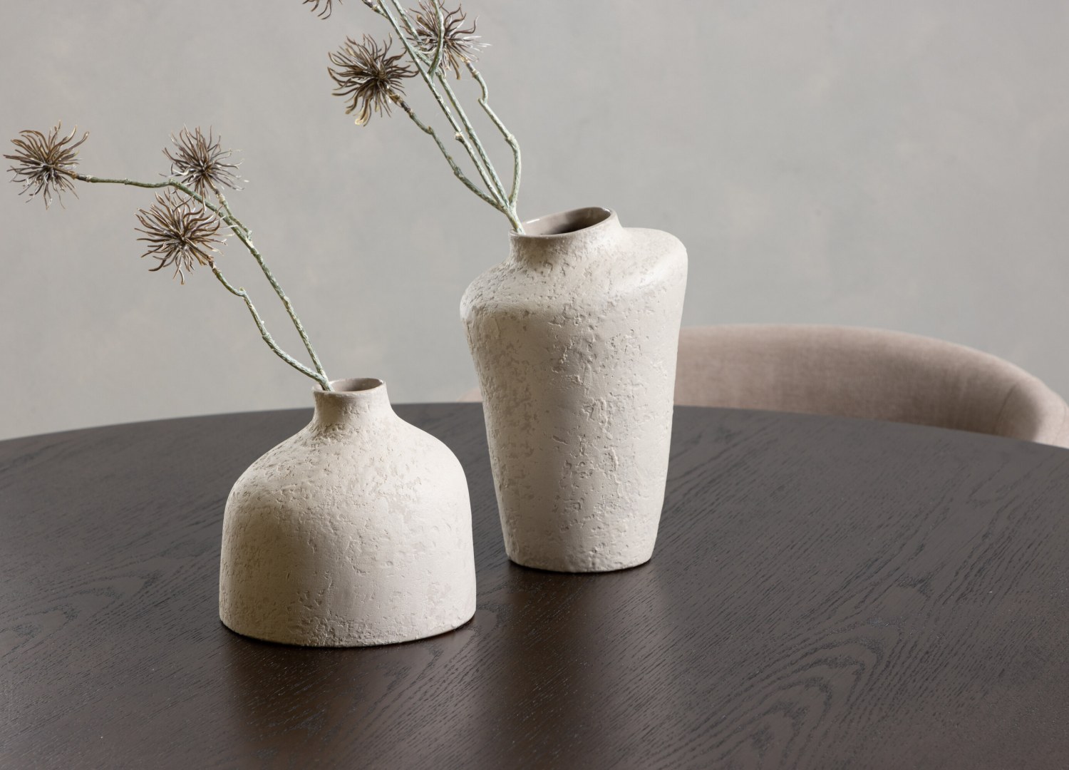 Vue d’ambiance 4 de la table Stone avec 4 chaises Berit