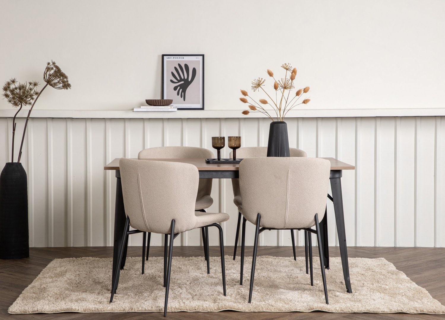 Ensemble table à manger rectangulaire Tempe avec 4 chaises Modesto dans une salle à manger