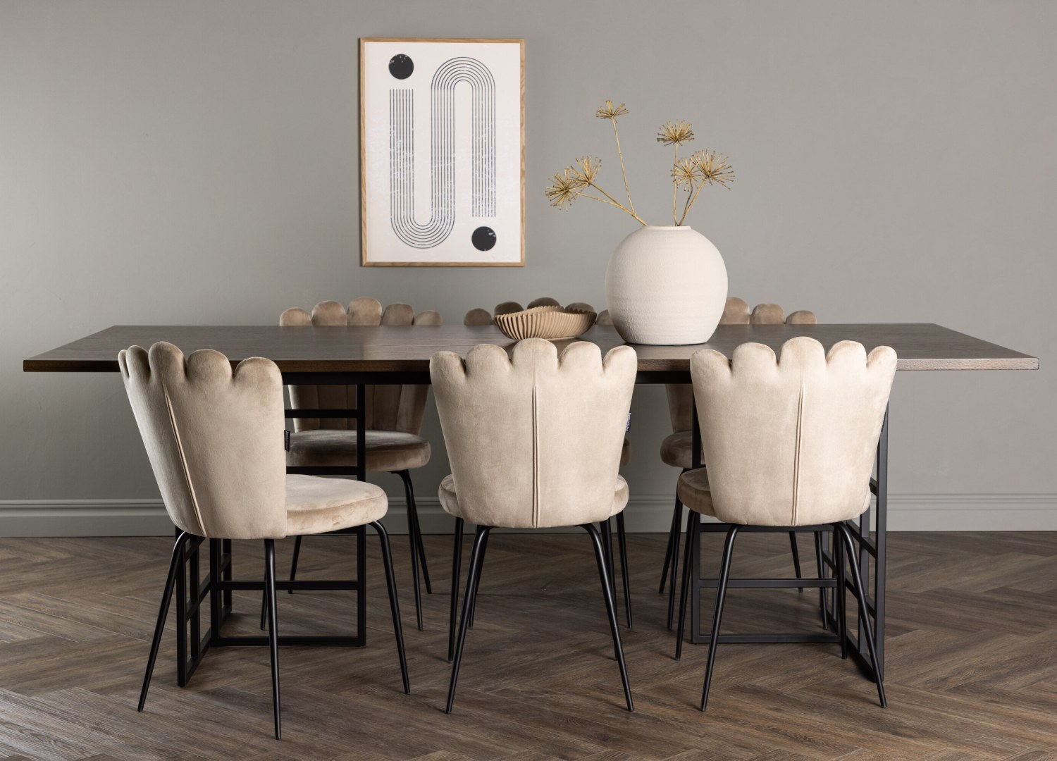 Ensemble table à manger rectangulaire Ystad avec 6 chaises Limhamn dans une salle à manger