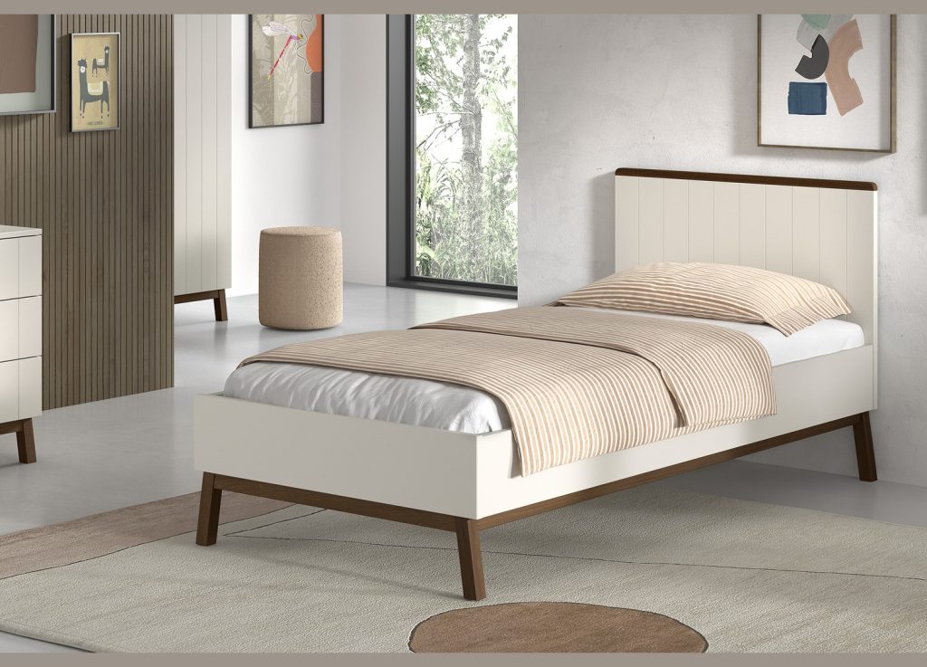 Lit enfant 90x200 argile et noyer Sezane dans une chambre enfant