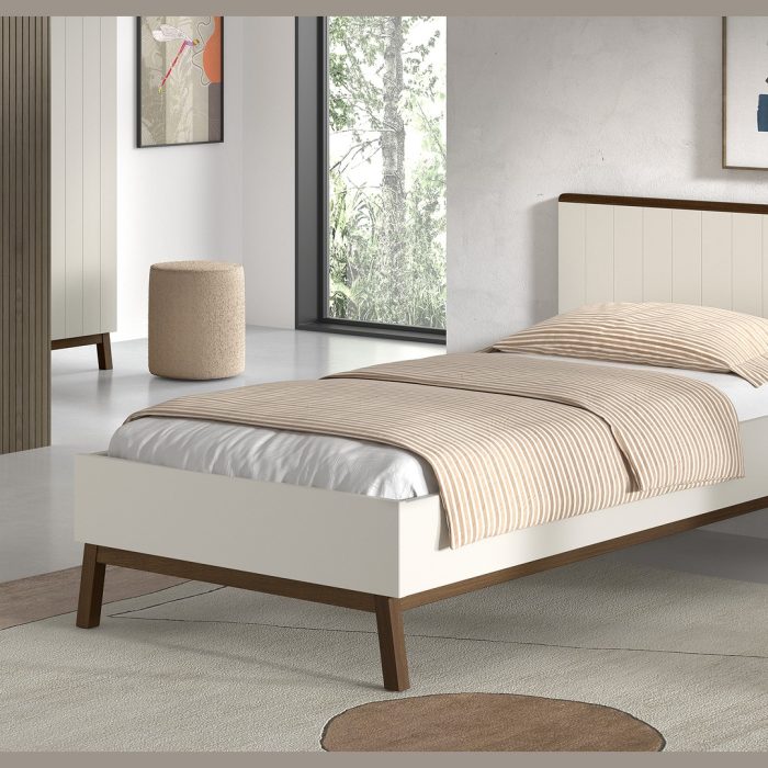 Lit enfant 90x200 argile et noyer Sezane dans une chambre enfant