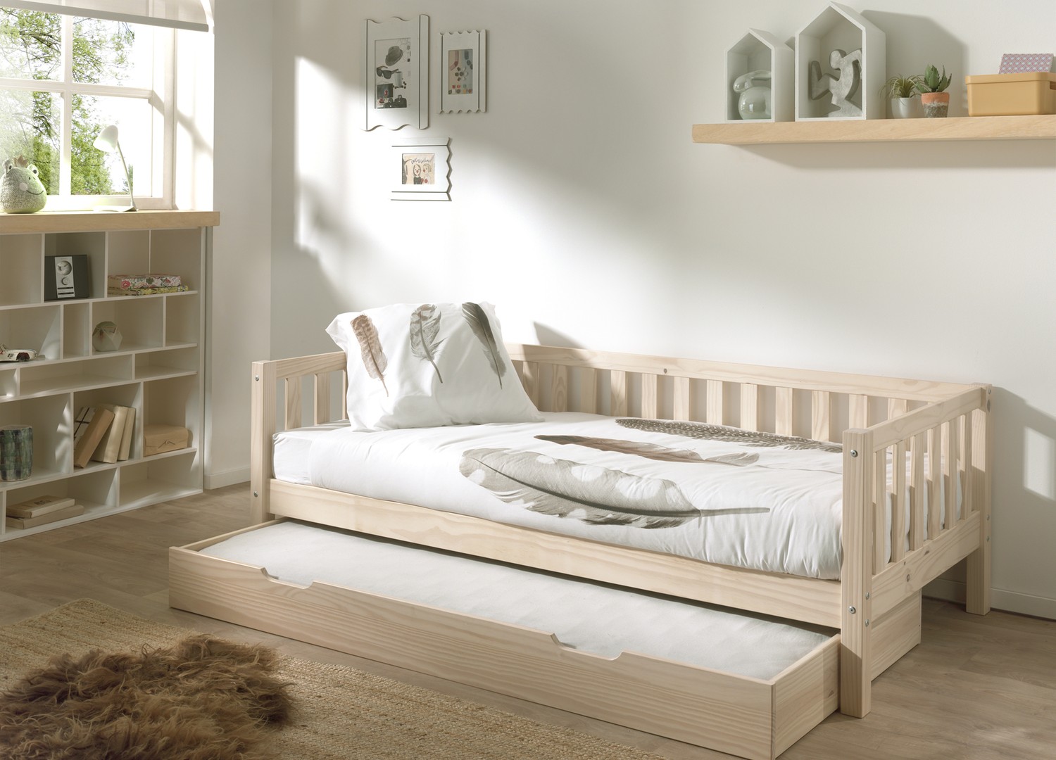 Lit enfant Fritz Pine naturel avec couchage gigogne déployé