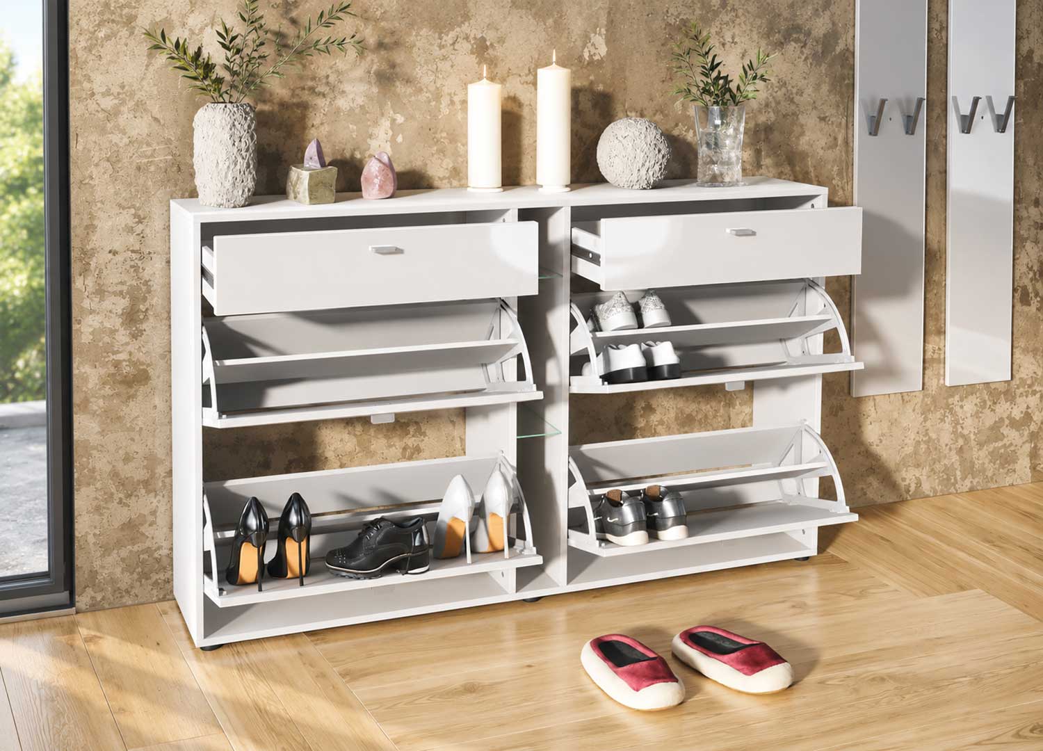 Meuble à chaussures blanc avec tiroirs et compartiments à chaussures ouverts