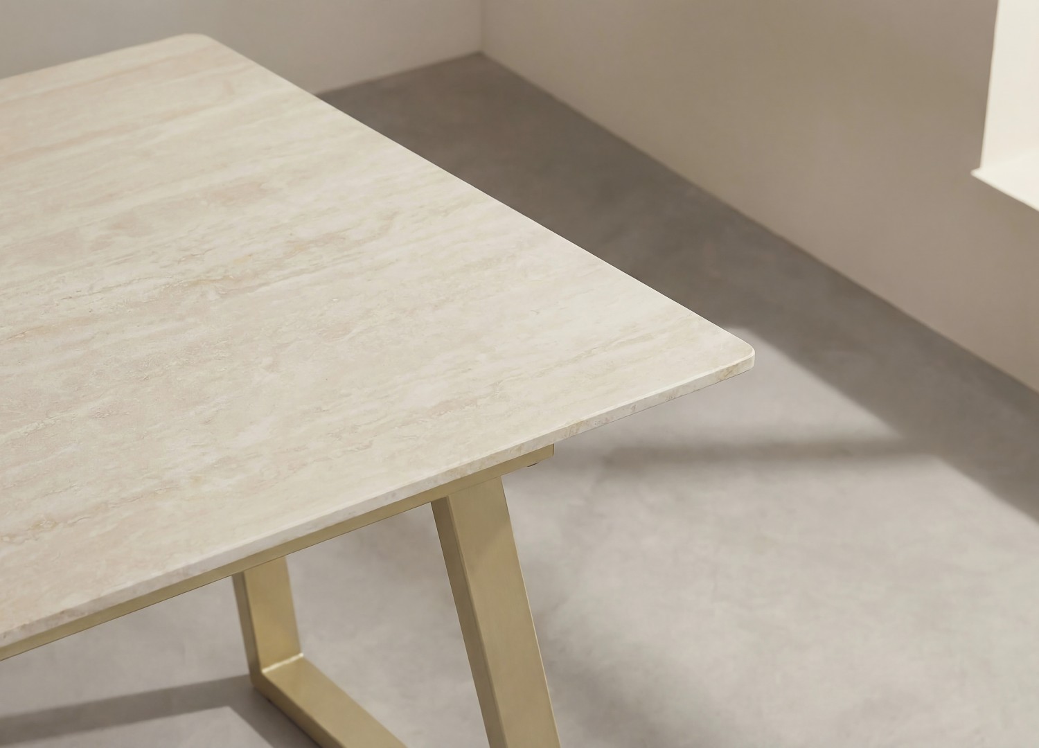 Table à manger rectangulaire Estelle pierre frittée effet marbre beige 200 cm — ambiance 4