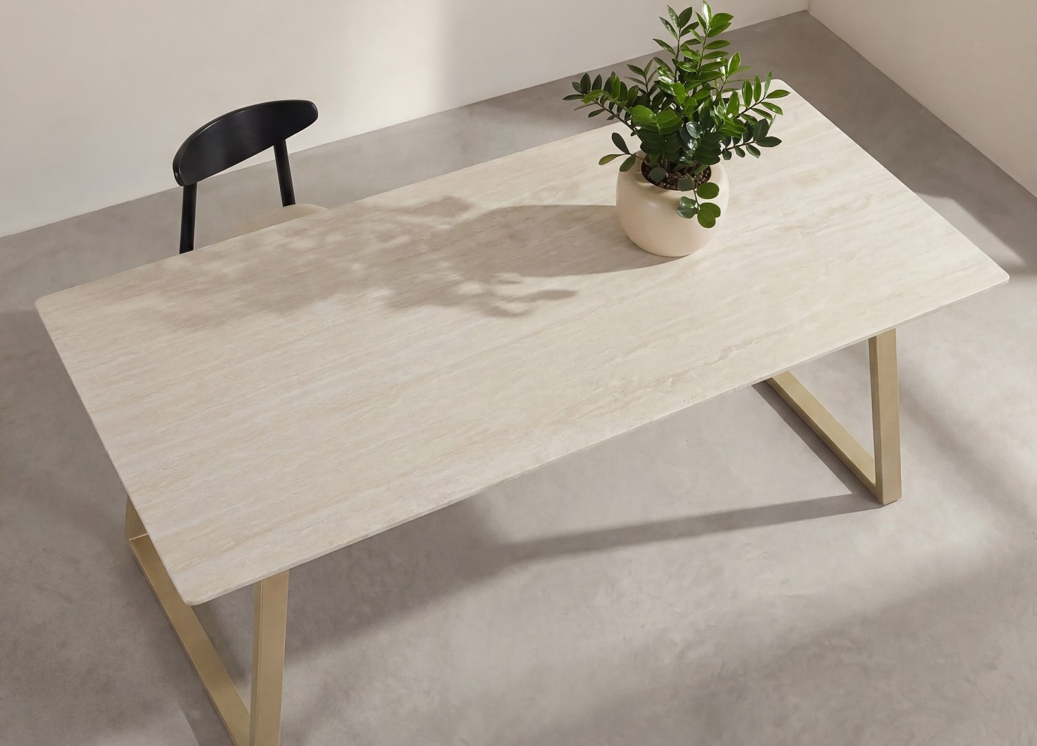 Table à manger rectangulaire Estelle pierre frittée effet marbre beige 200 cm — ambiance 6