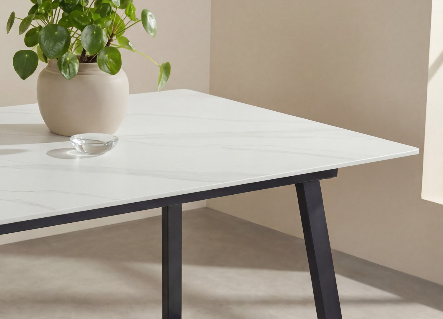 Table à manger rectangulaire Estelle pierre frittée effet marbre blanc 200 cm — ambiance 7