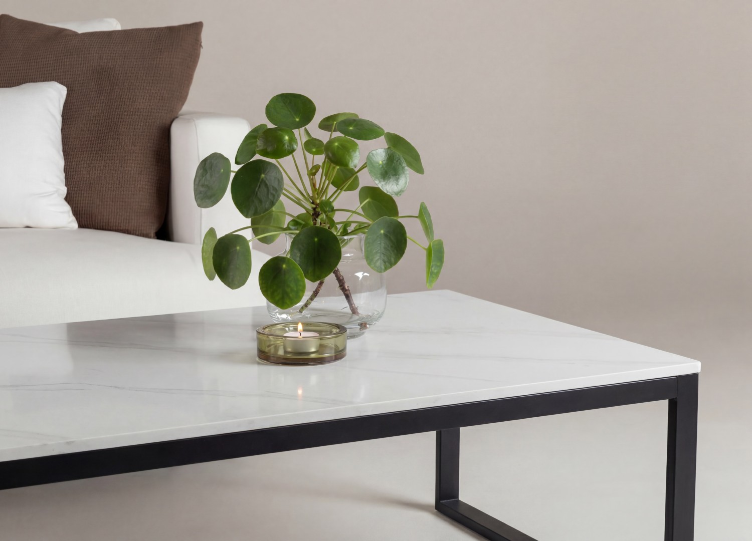 Table basse Estelle pierre frittée effet marbre blanc 120 cm — ambiance 3