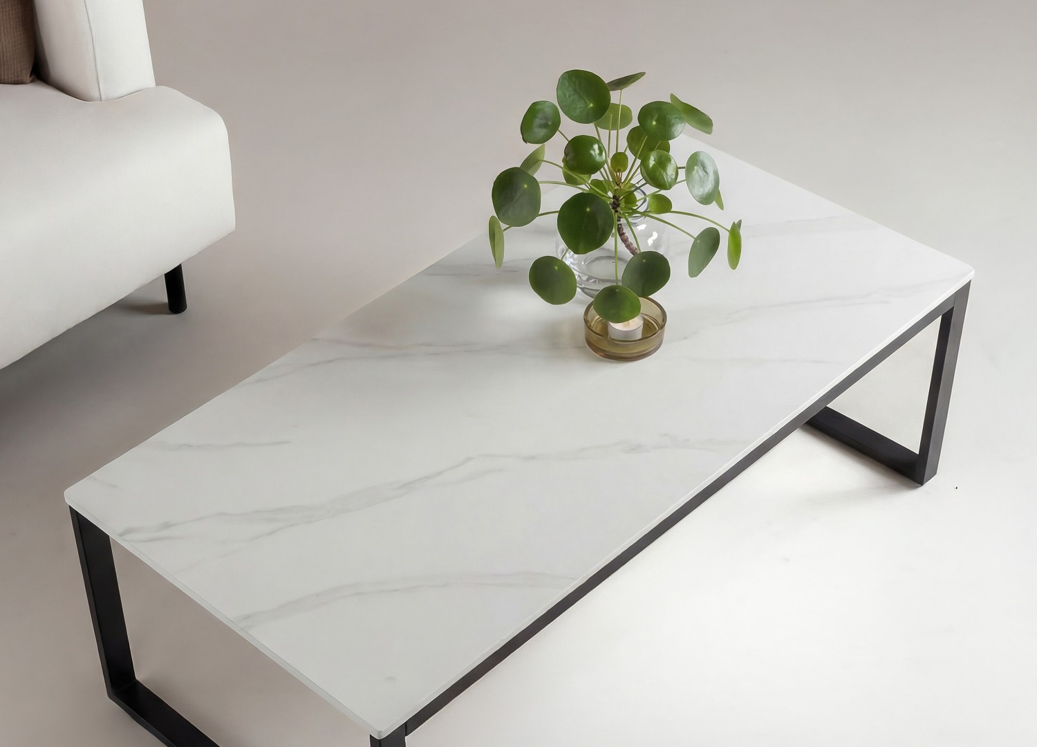 Table basse Estelle pierre frittée effet marbre blanc 120 cm — ambiance 6