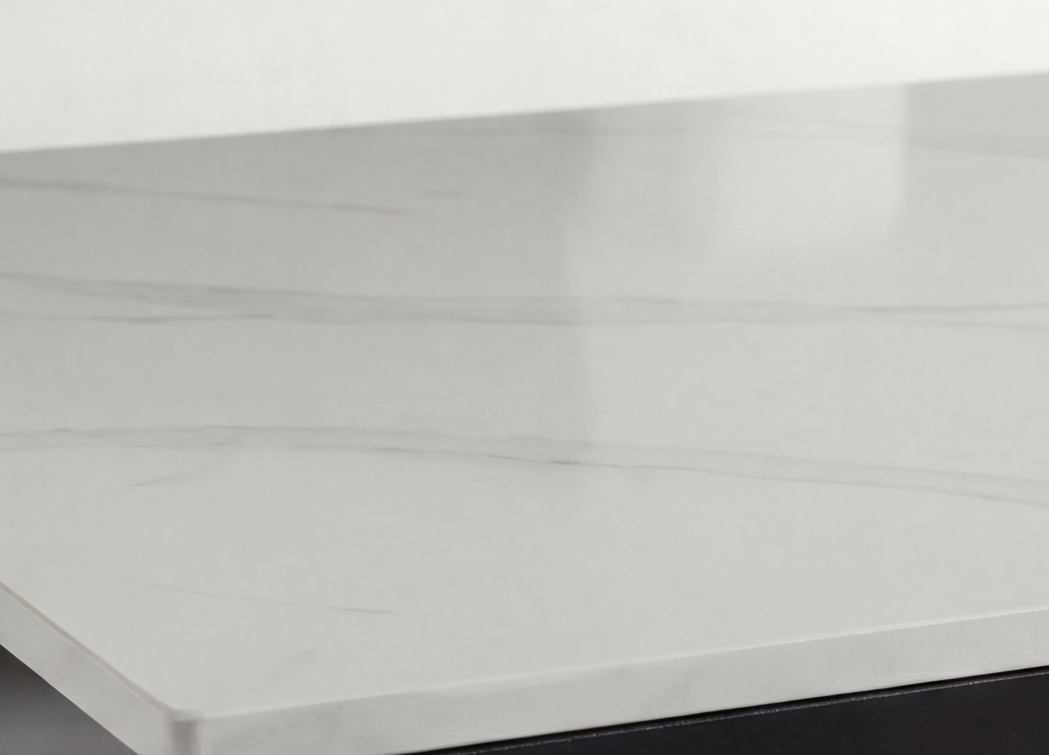 Table basse Estelle pierre frittée effet marbre blanc 120 cm — ambiance 8