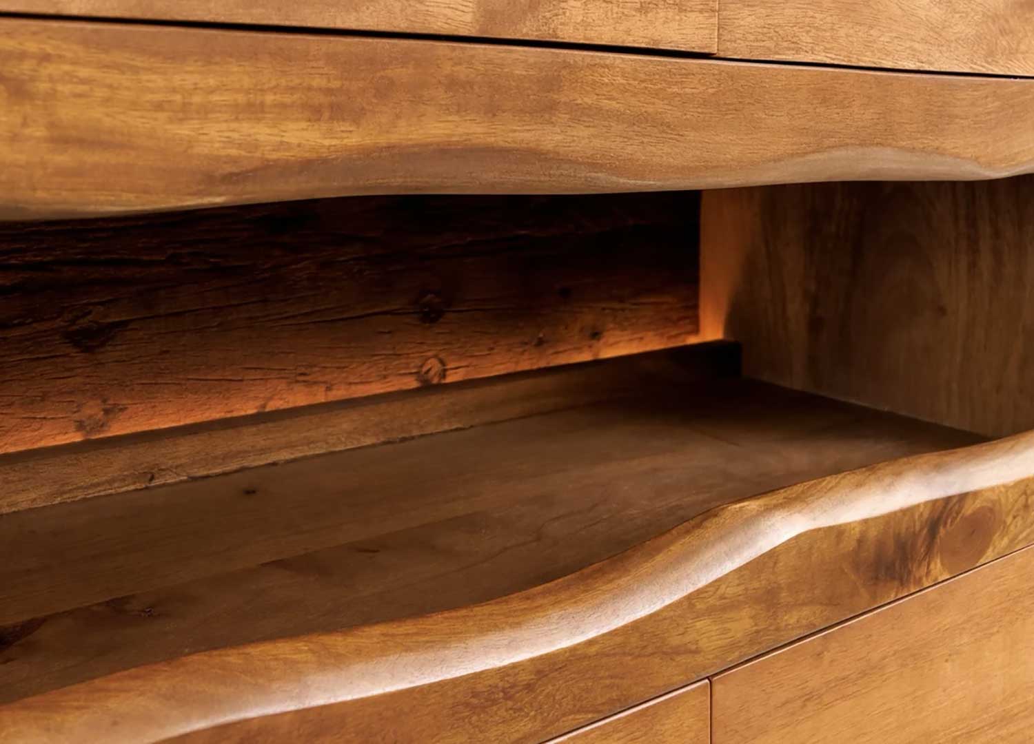 Buffet haut en manguier massif avec niche ouverte et éclairage LED