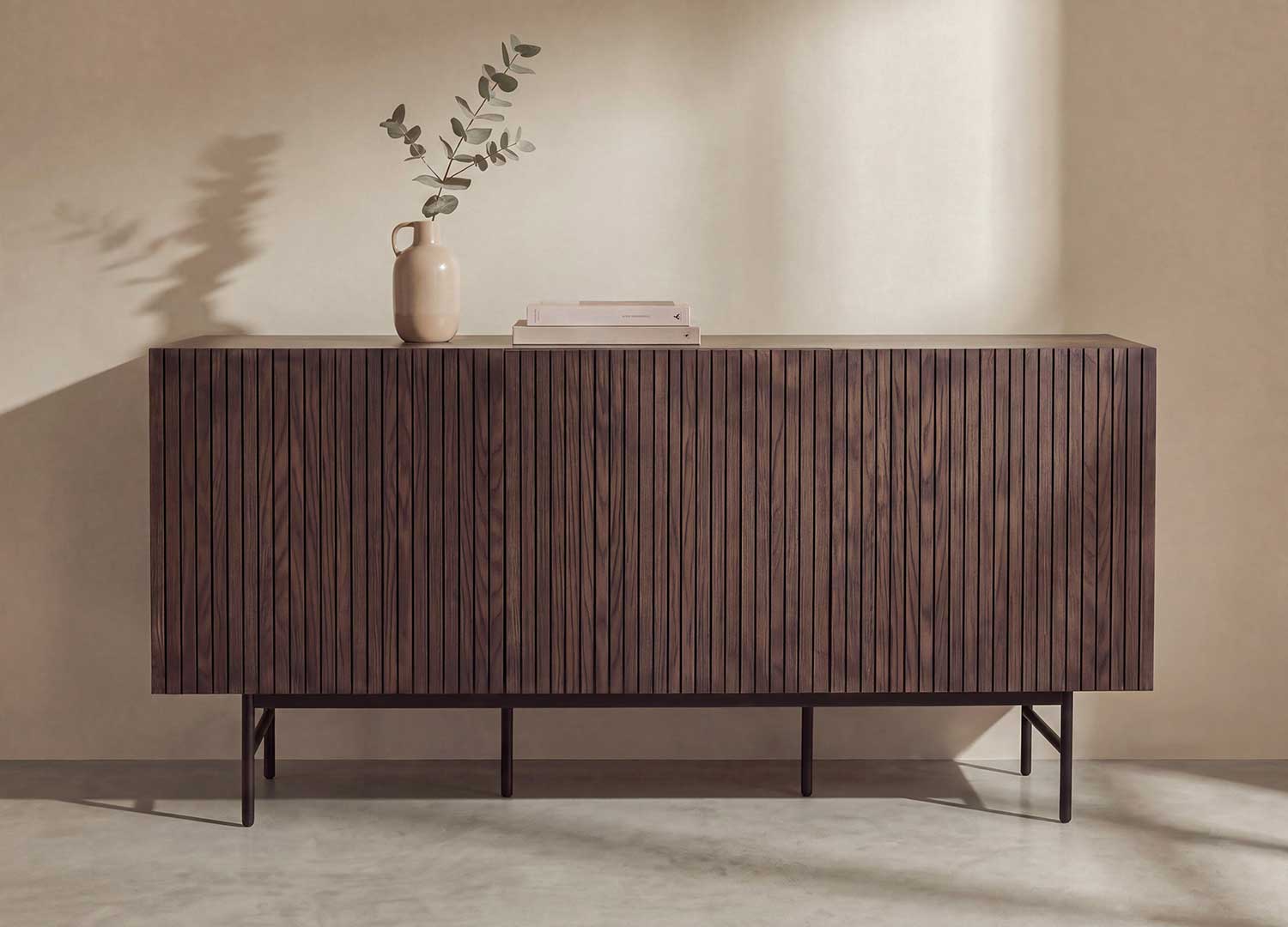 buffet 3 portes avec façades rainurées