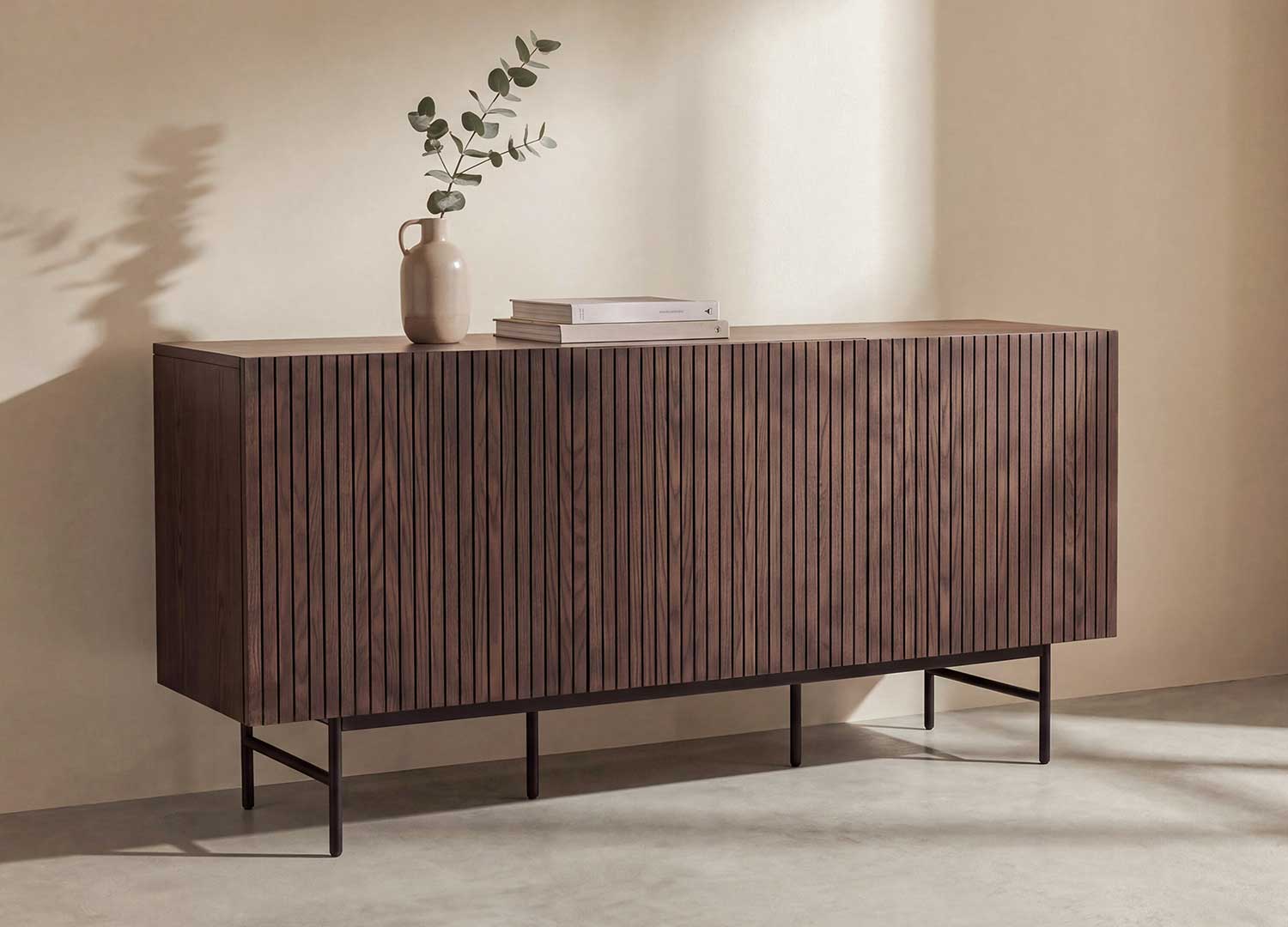 buffet marron foncé pieds métal noir