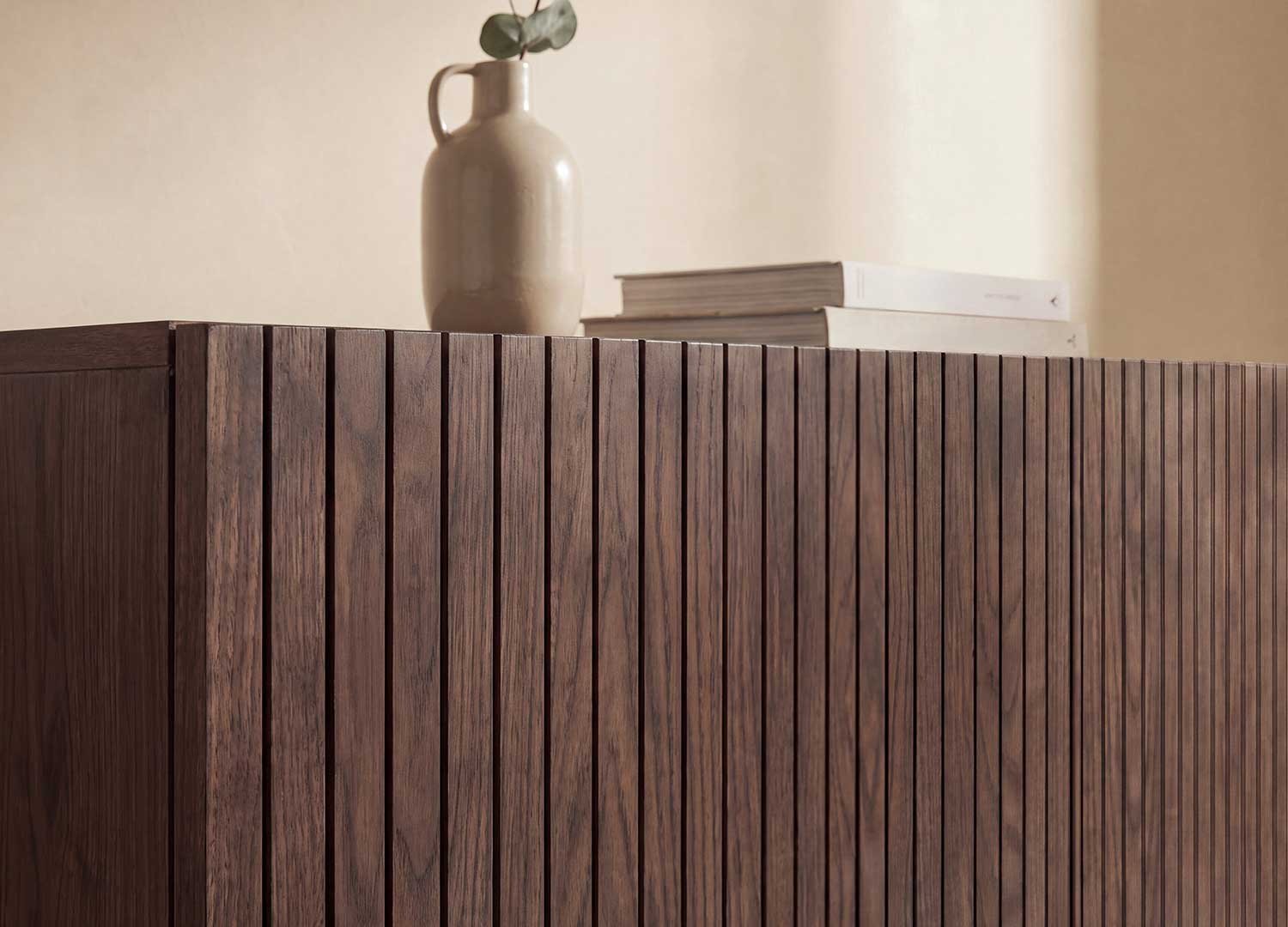 buffet bas design avec relief vertical