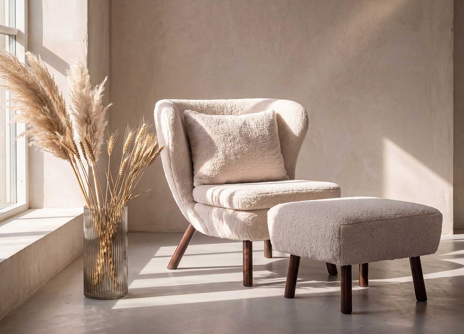 fauteuil de lecture avec repose-pieds assorti